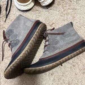 Sorel women’s out n about duck boots Gray and Tan Rain Boots